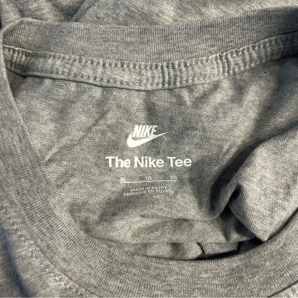 *NWT* Nike Men’s Gray Fruit Tee, Size XL - Picture 7 of 8